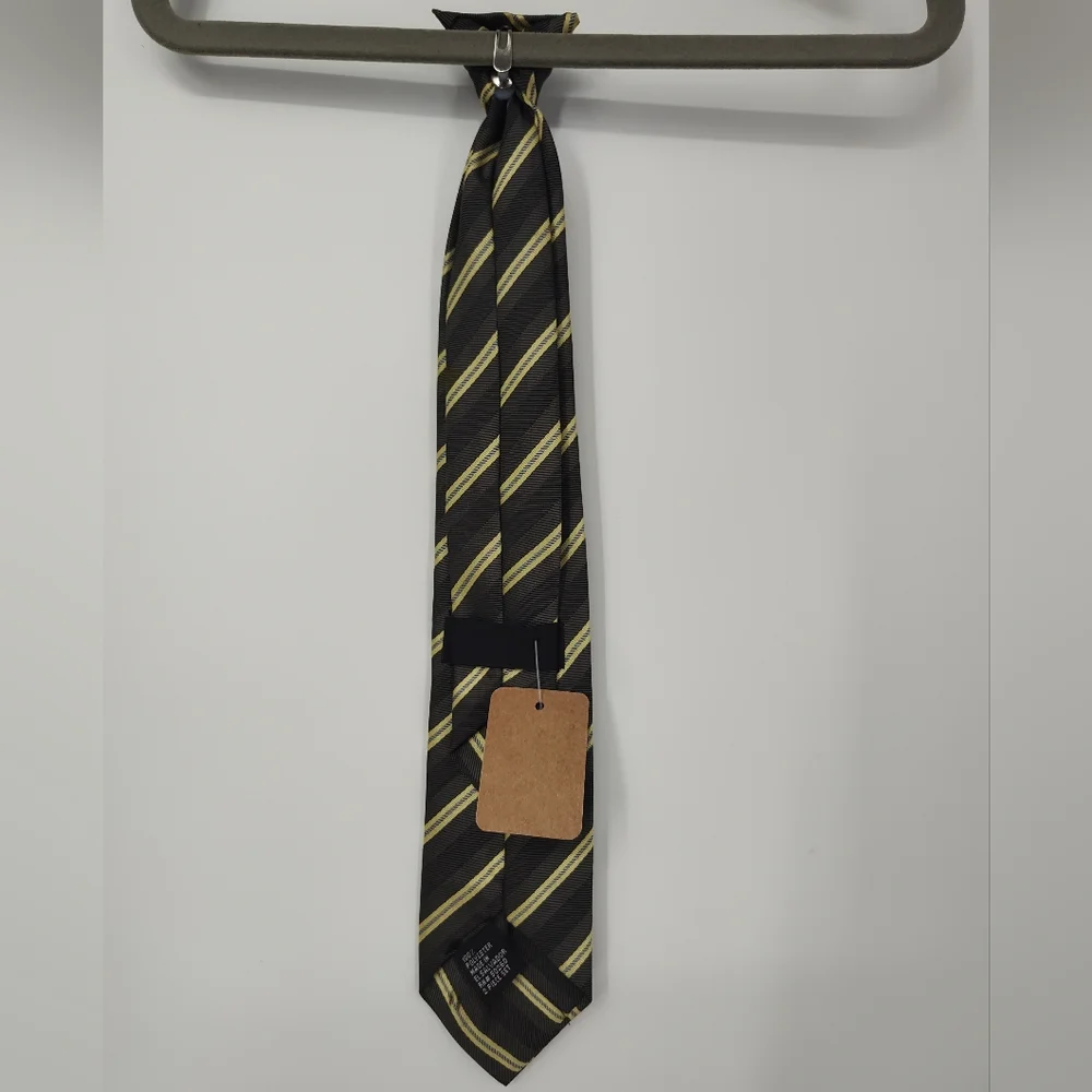Izod Boys Grays and Yellow Striped Clip On Tie Size Large